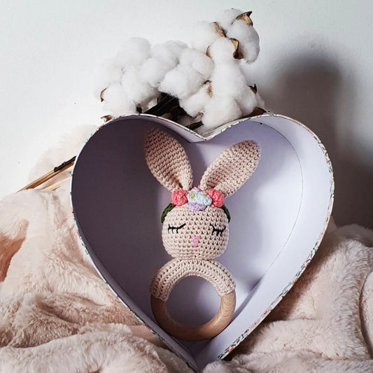 Hochet au crochet lapin